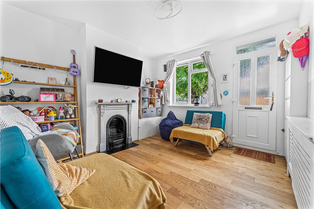 Property photo 1 of 11