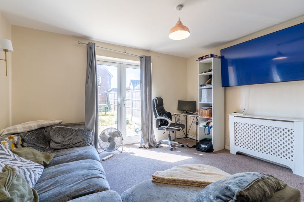 Property photo 2 of 14 5028811