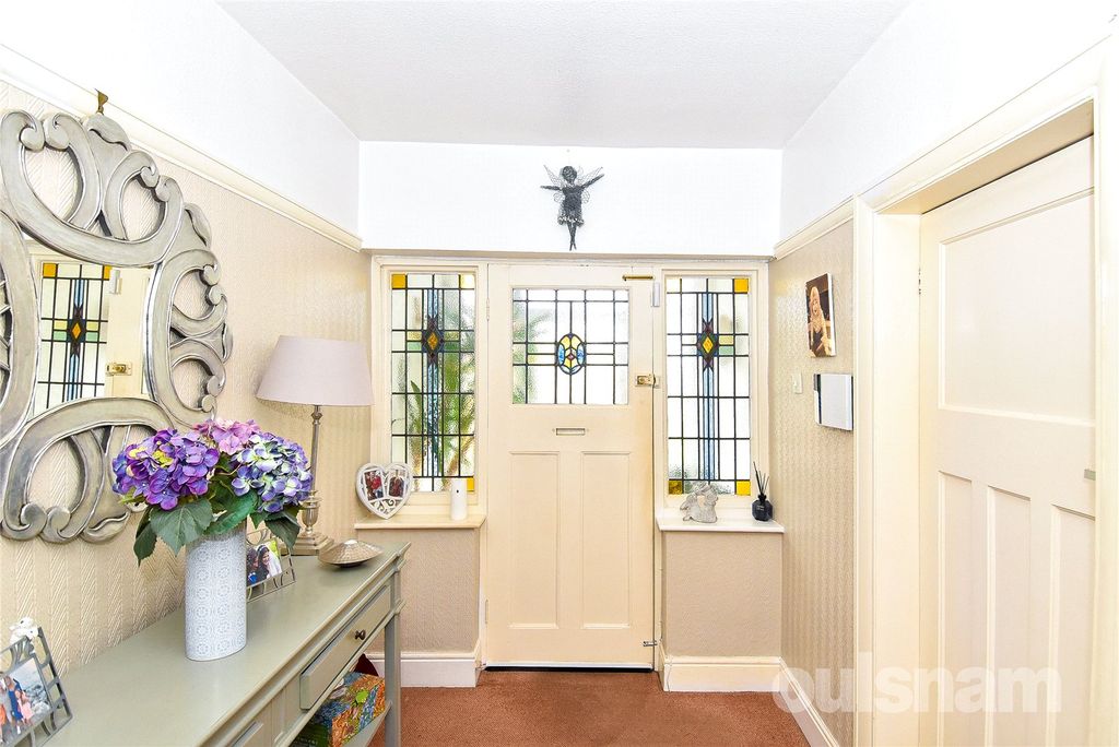 Property photo 2 of 28 Picture No. 17