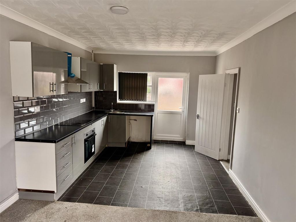 Property photo 2 of 13 Kitchen .Jpg