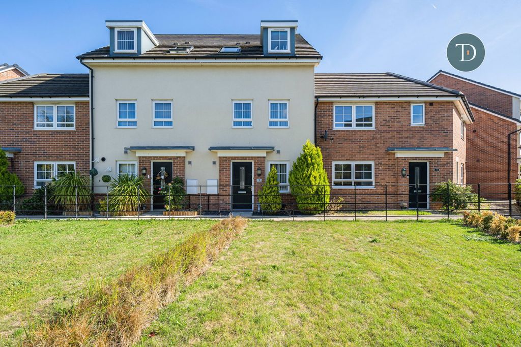 Property photo 1 of 32