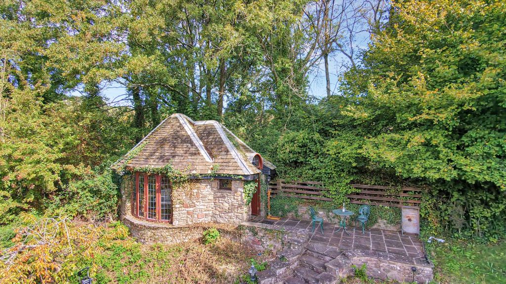 Property photo 2 of 47