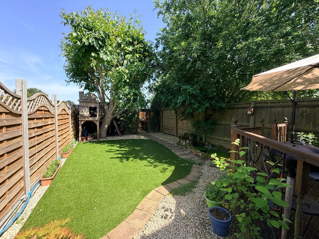 Property photo 3 of 28