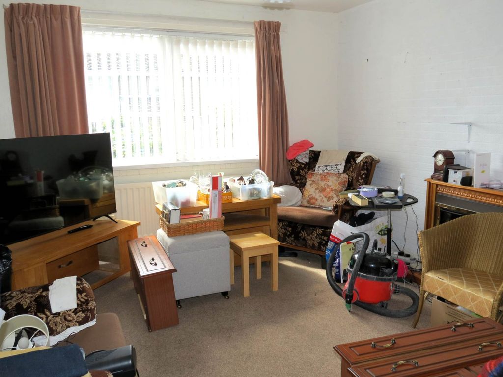 Property photo 2 of 8