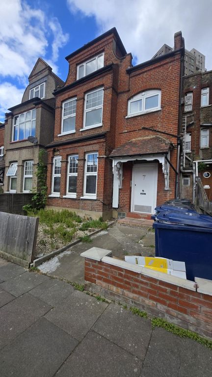 Property photo 1 of 6 Photo 7