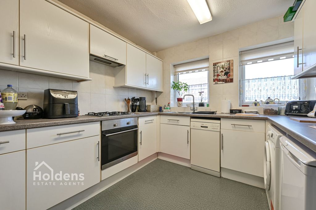 Property photo 2 of 16