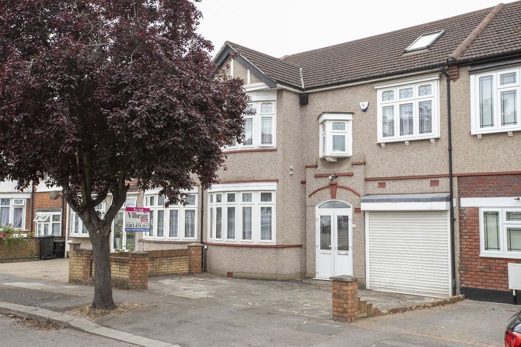 Property photo 1 of 27