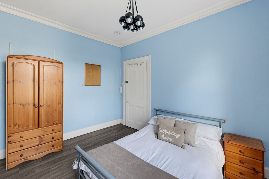 Property photo 2 of 9 0031