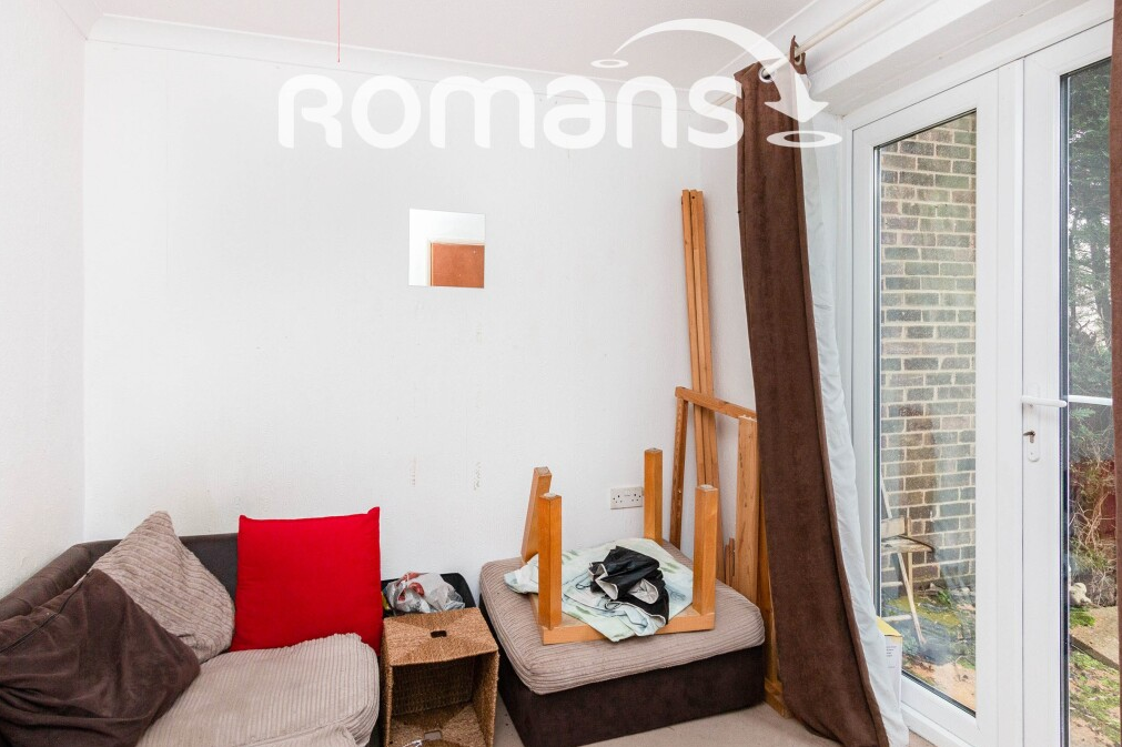 Property photo 2 of 4 204 The Chantrys Com