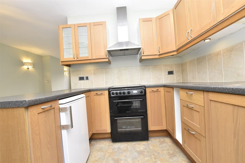 Property photo 2 of 12 Picture No. 14