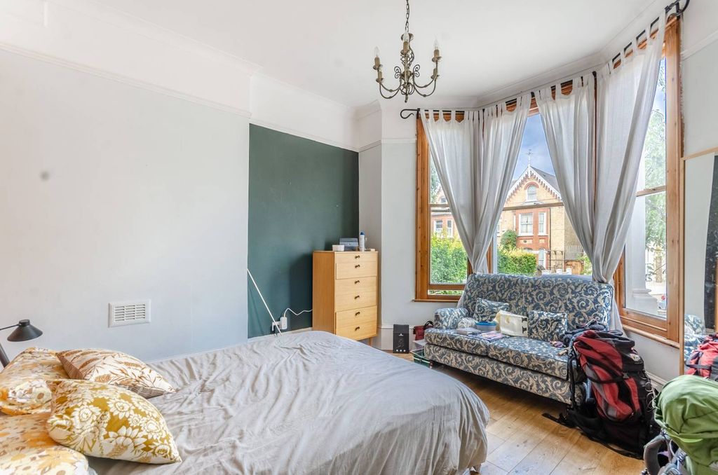 Property photo 1 of 6