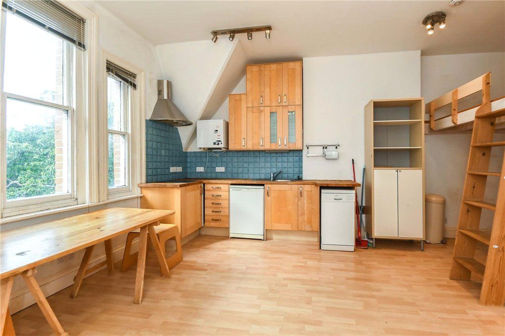 Property photo 3 of 16 Picture No. 18