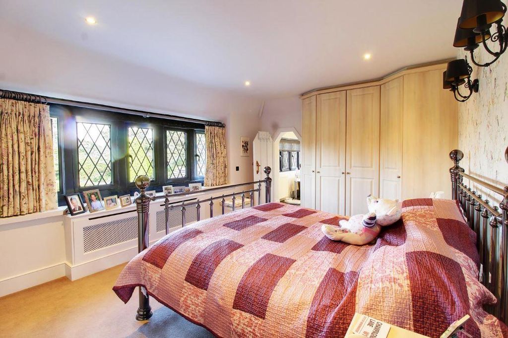 Additional image 9 of 4 bed detached house for saleBrookmans Avenue, Brookmans Park AL9