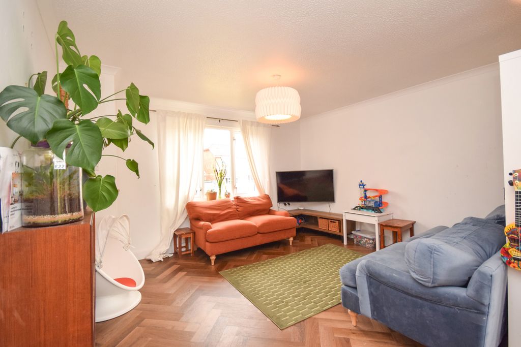 Property photo 3 of 19