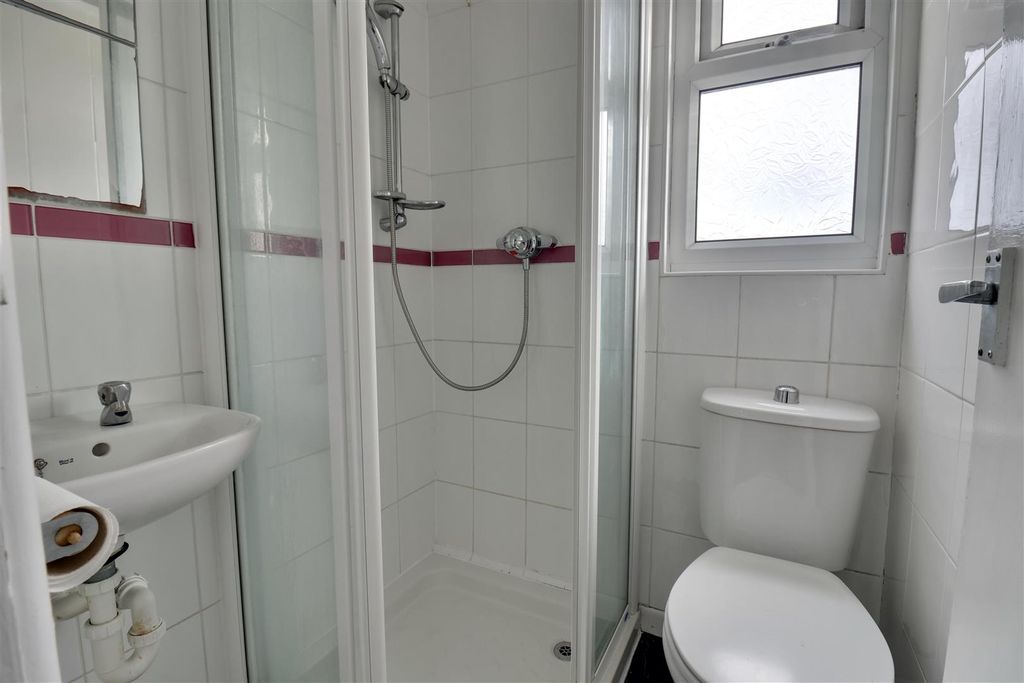 Property photo 3 of 16 79713C9B-96B4-44E7-Bad5-B11C924813F8_1_201_A.Jpeg