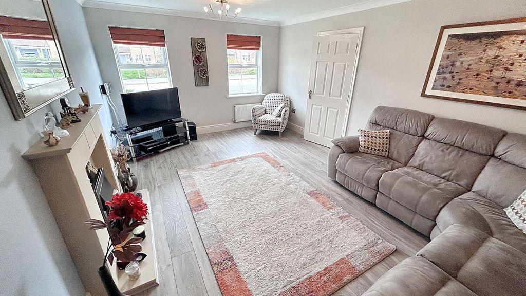 Property photo 2 of 37