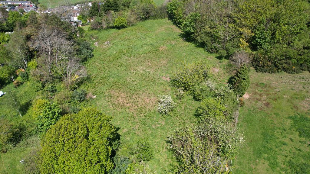 Property photo 3 of 8 5.Jpg