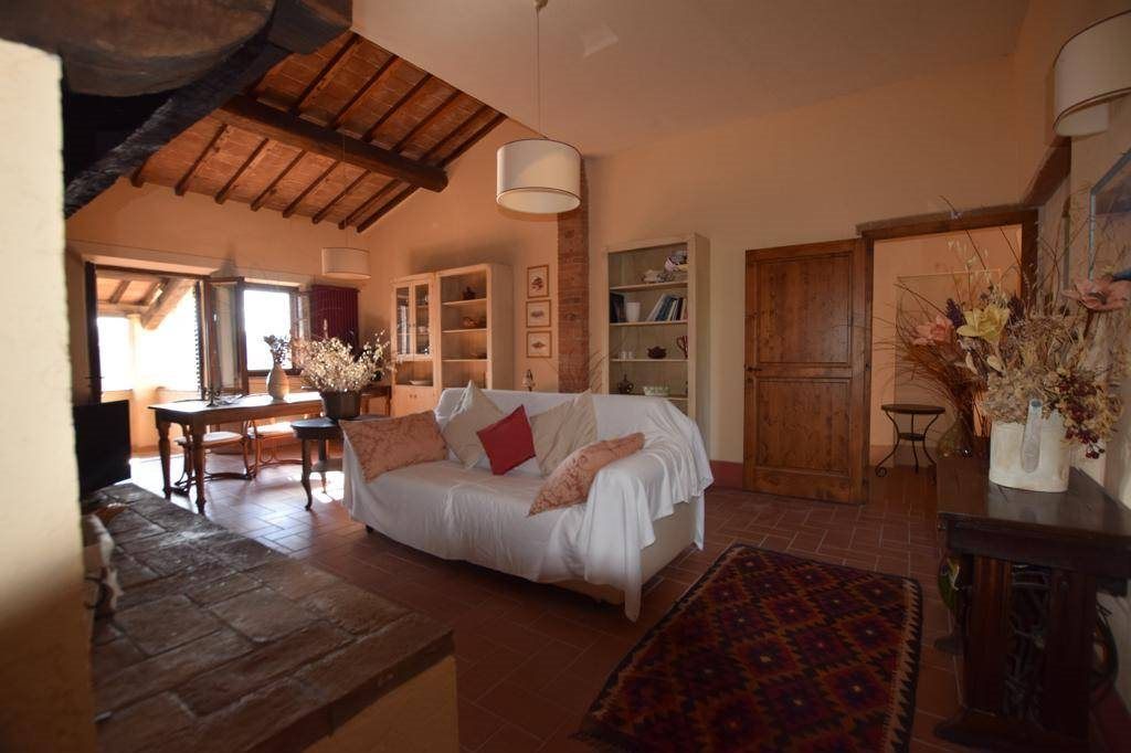 Property photo 1 of 19 Portion Of A Country House For Sale In Gambassi Terme, Varna