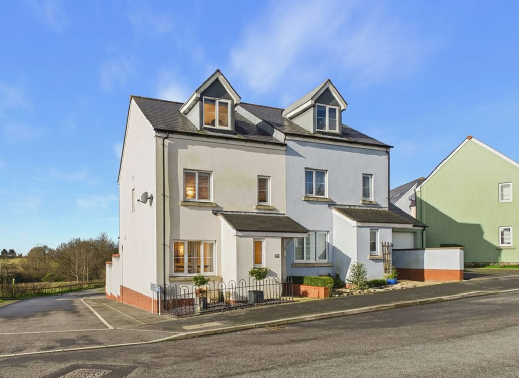 Property photo 1 of 16 Cam03640G0-Pr0097-Still004-001 (1)