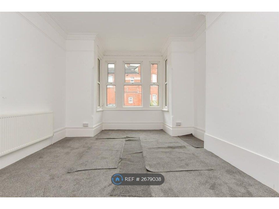 Property photo 3 of 14 Living Room