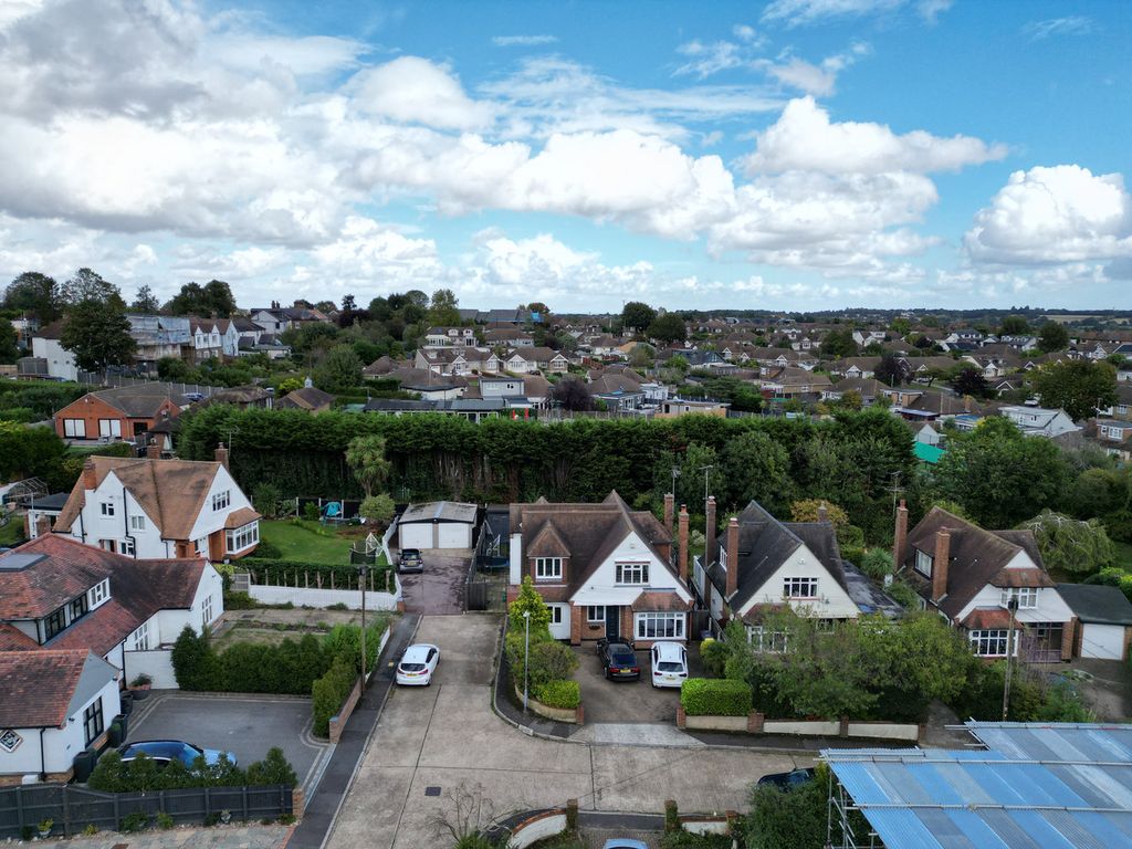 Property photo 2 of 26