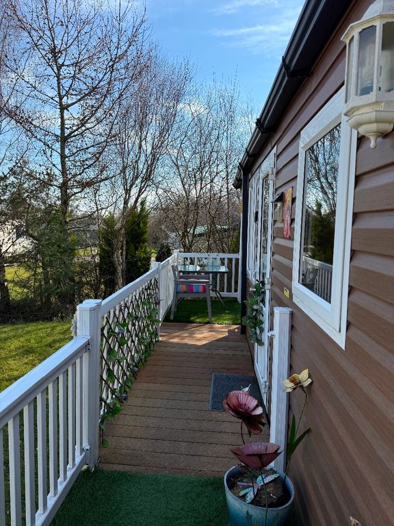 Property photo 2 of 35