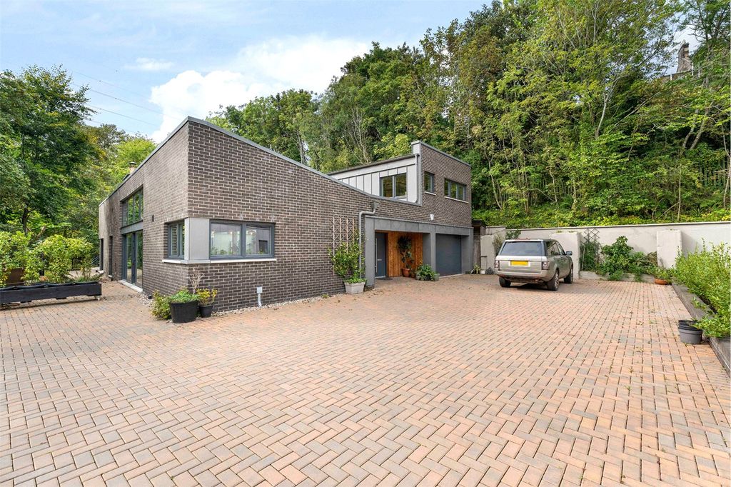 Property photo 1 of 39 Picture No. 05