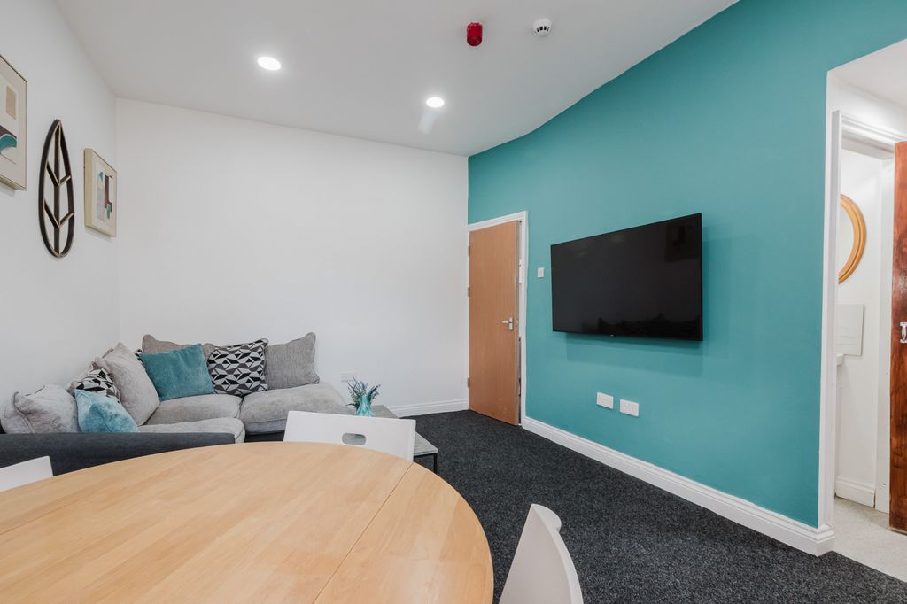 Property photo 1 of 23 Heald Place