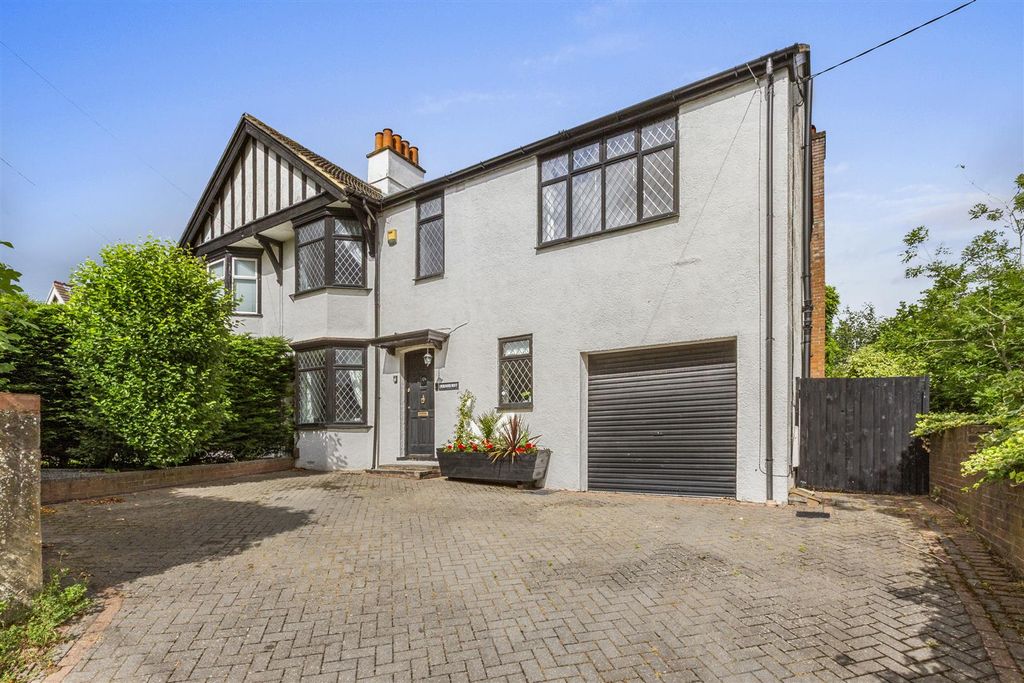 Property photo 1 of 23 Fernhurst