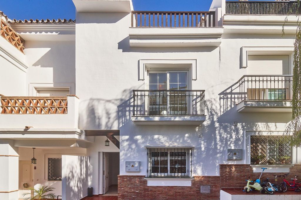 Property photo 1 of 43