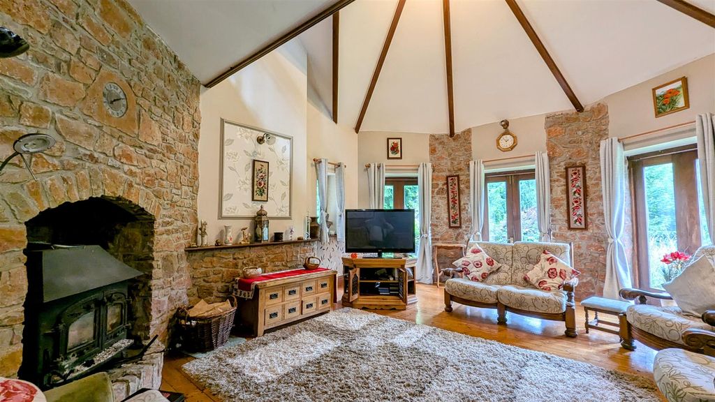Property photo 3 of 46