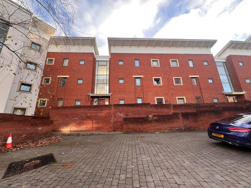 Property photo 1 of 12 Front