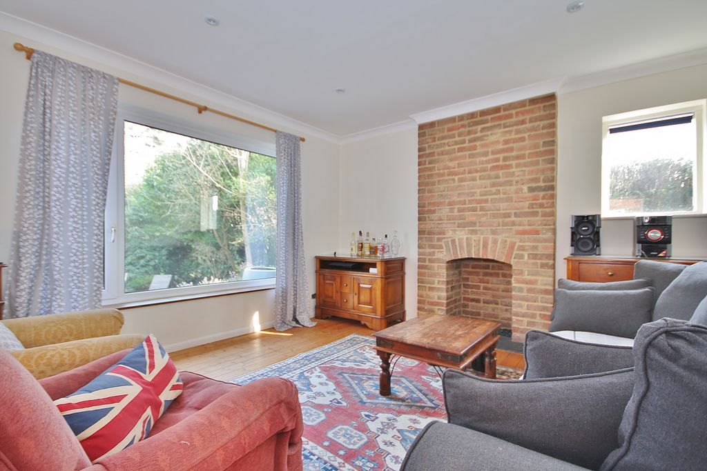 Property photo 2 of 7 Photo 02