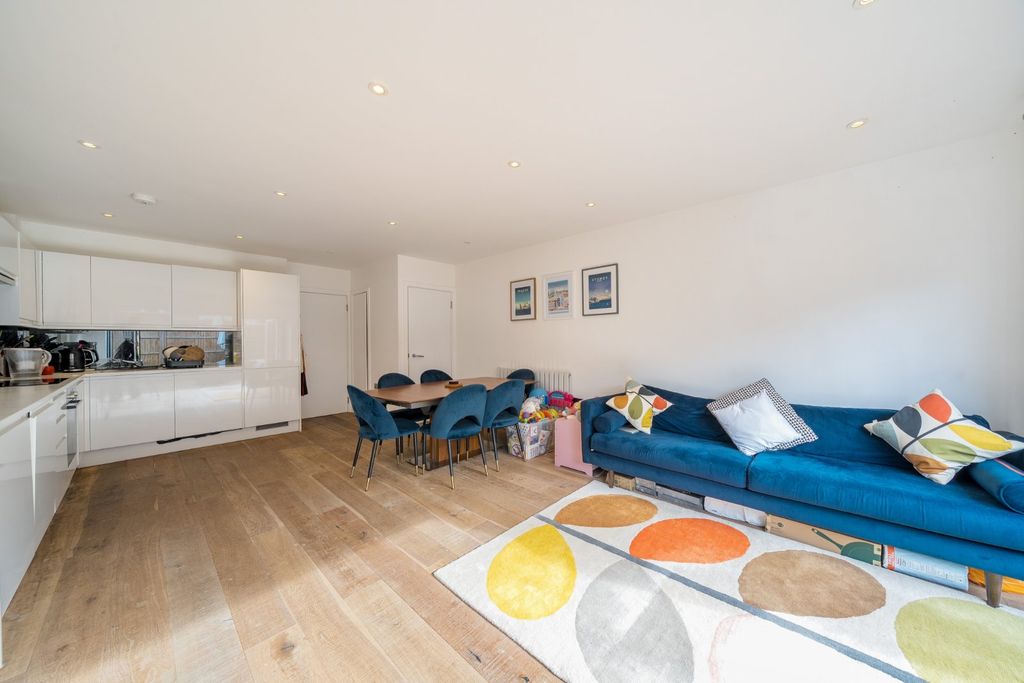 Property photo 2 of 19 Picture No. 03