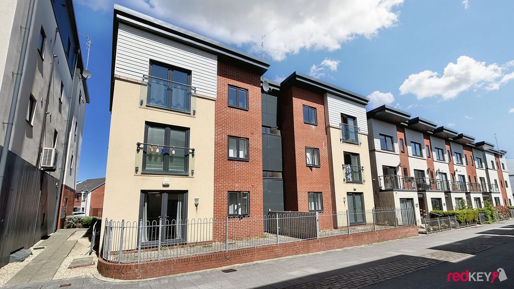 Property photo 1 of 6 External