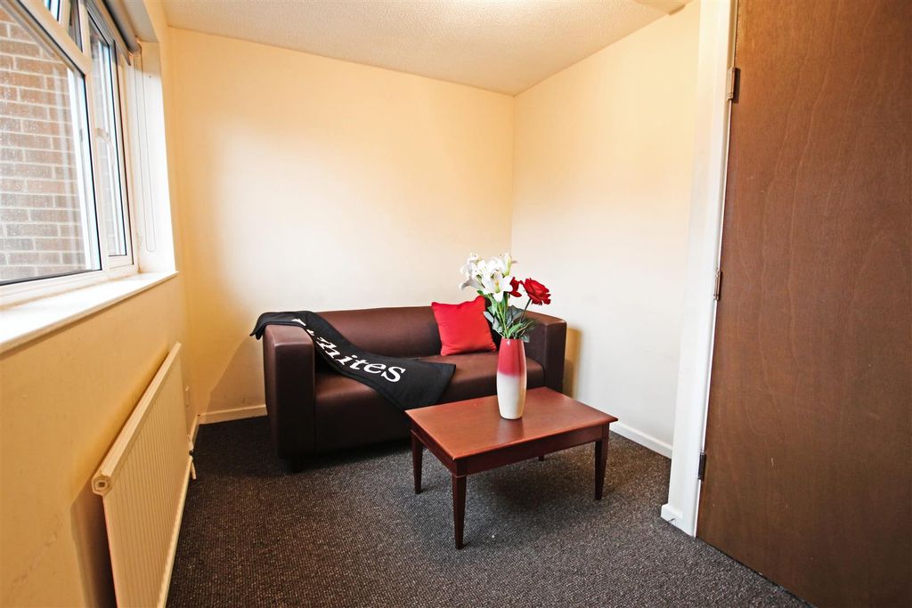 Property photo 2 of 11 Img_9639.Jpg