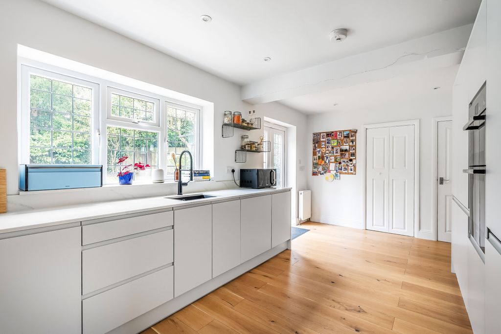 Property photo 3 of 40 12