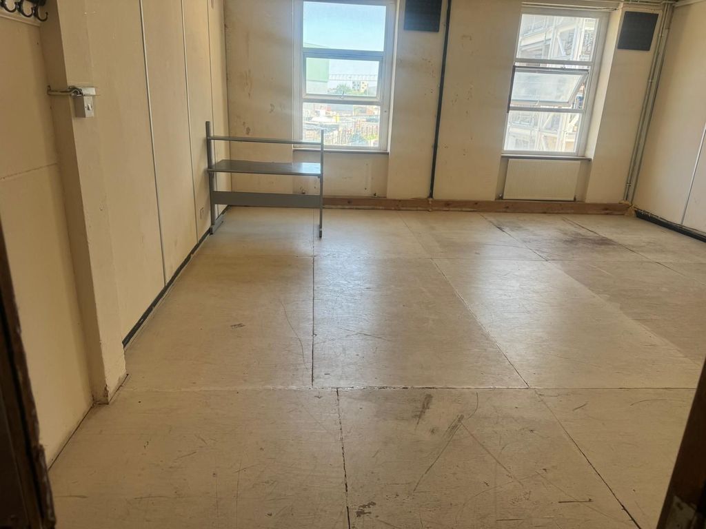 Property photo 2 of 4