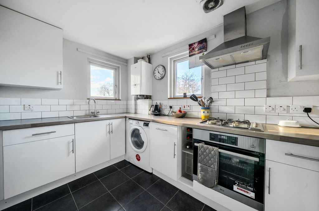 Property photo 2 of 17 1389422-17-694Bd6...