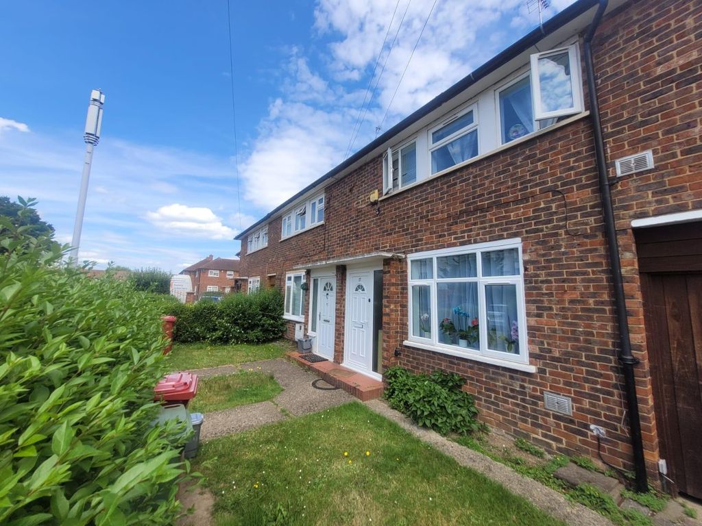 Property photo 1 of 11 3 Bed Terraced House For Sale Paget Road, Slough Sl3