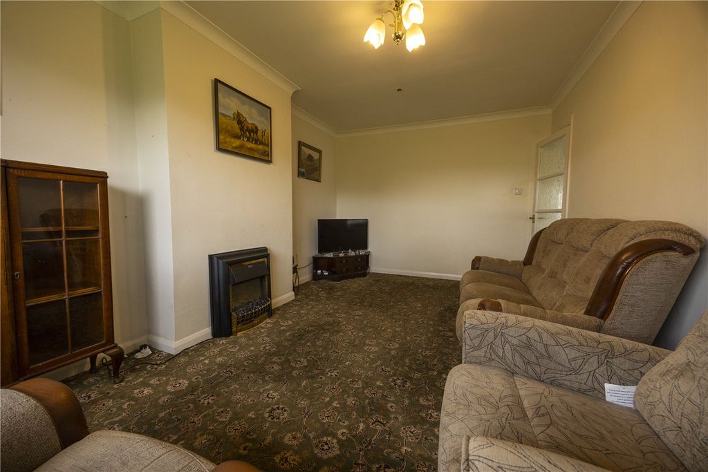 Property photo 3 of 20 Living Room