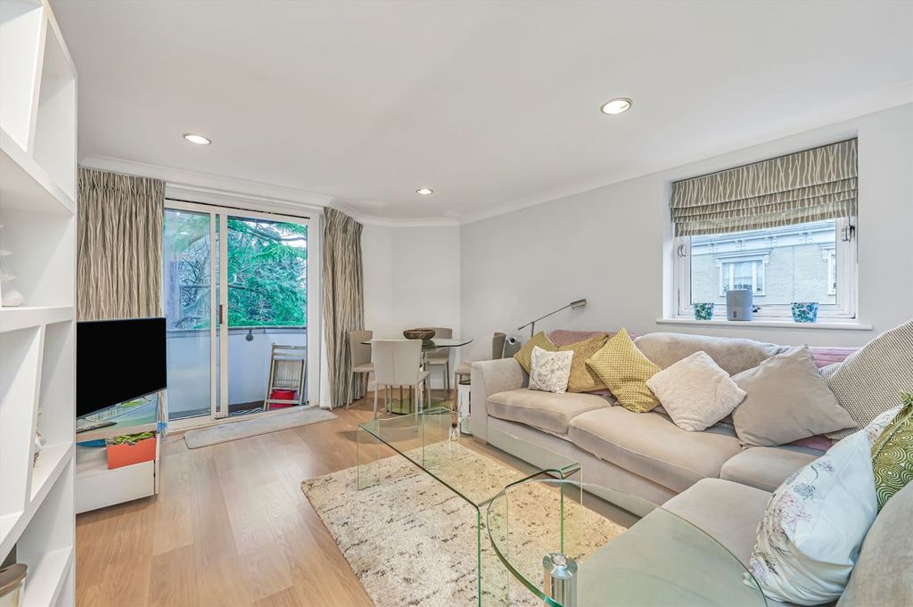 Property photo 2 of 8