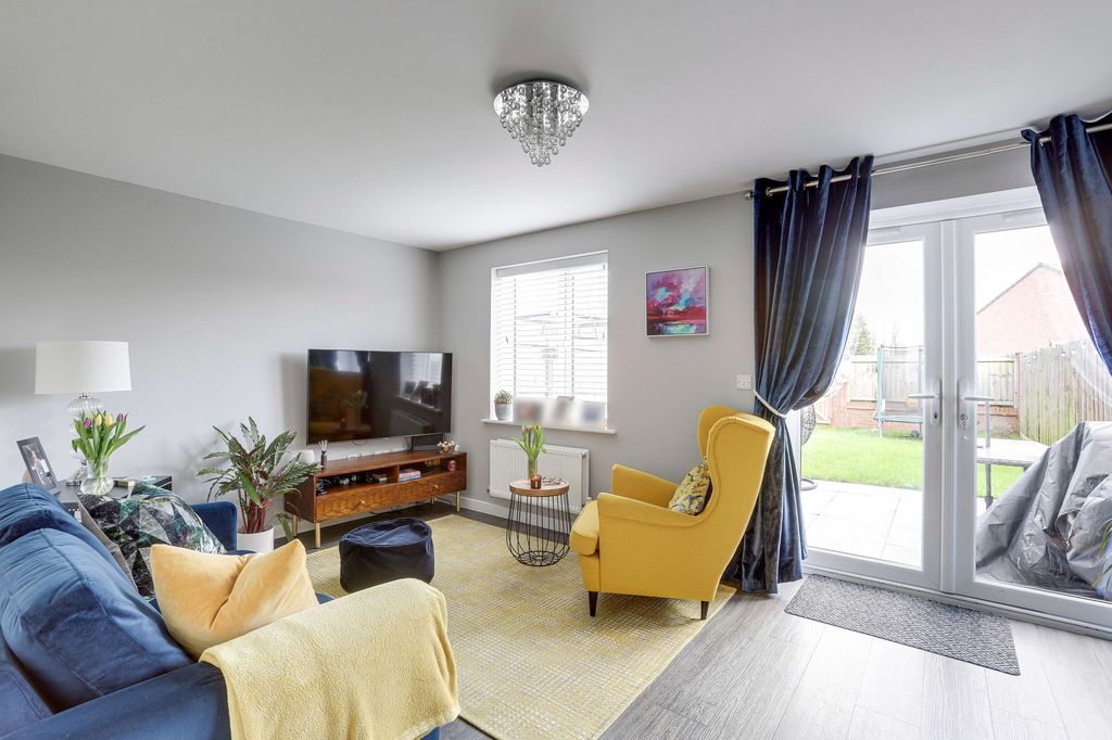 Property photo 2 of 20