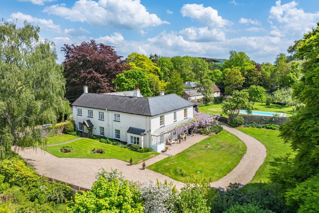 Property photo 1 of 24 Craddock Lodge