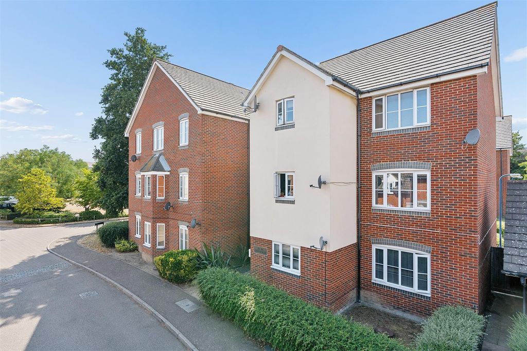 Property photo 1 of 8 43 Covesfield-Hr11.Jpg