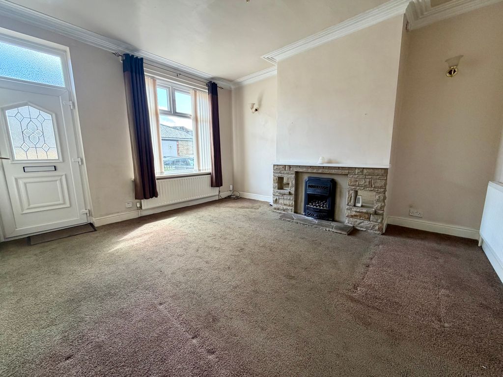 Property photo 2 of 16 Image