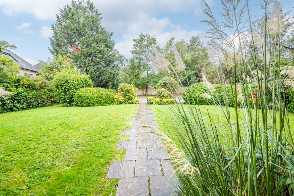 Property photo 3 of 24