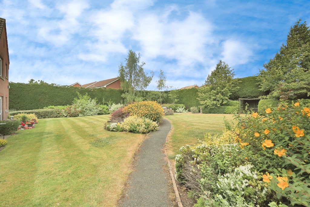 Property photo 3 of 17