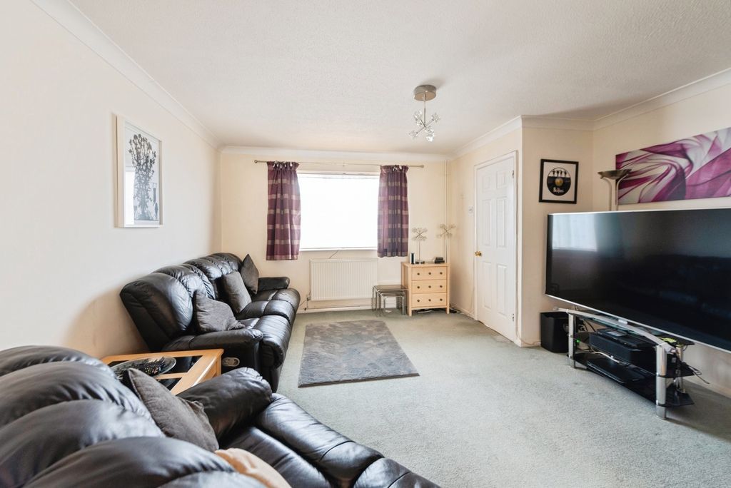 Property photo 2 of 17 Photo