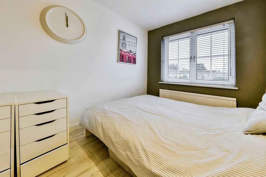 Additional image 16 of 4 bed terraced house for saleGlovers Close, Hertford SG13